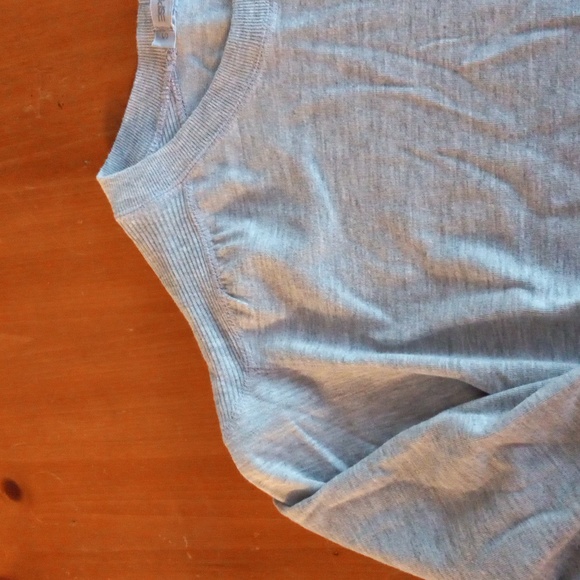 Espirit Sport Womans Gray Semi Cropped Top Size Small - Picture 3 of 5